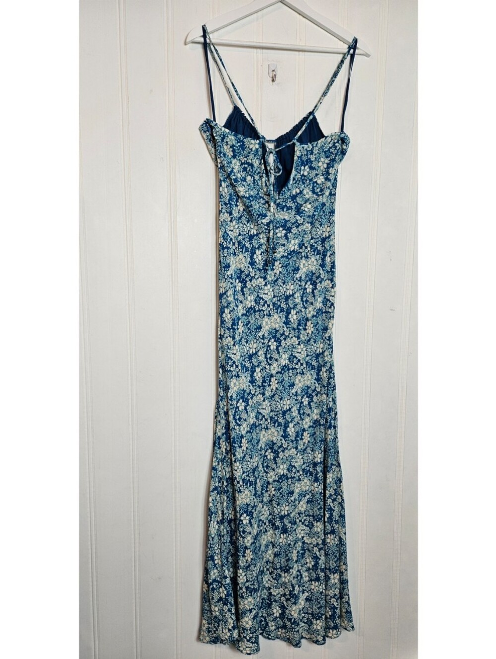 Free People Bon Voyage Midi Dress M Floral Boho Keyhole Smocked Blue Combo - Picture 8 of 15